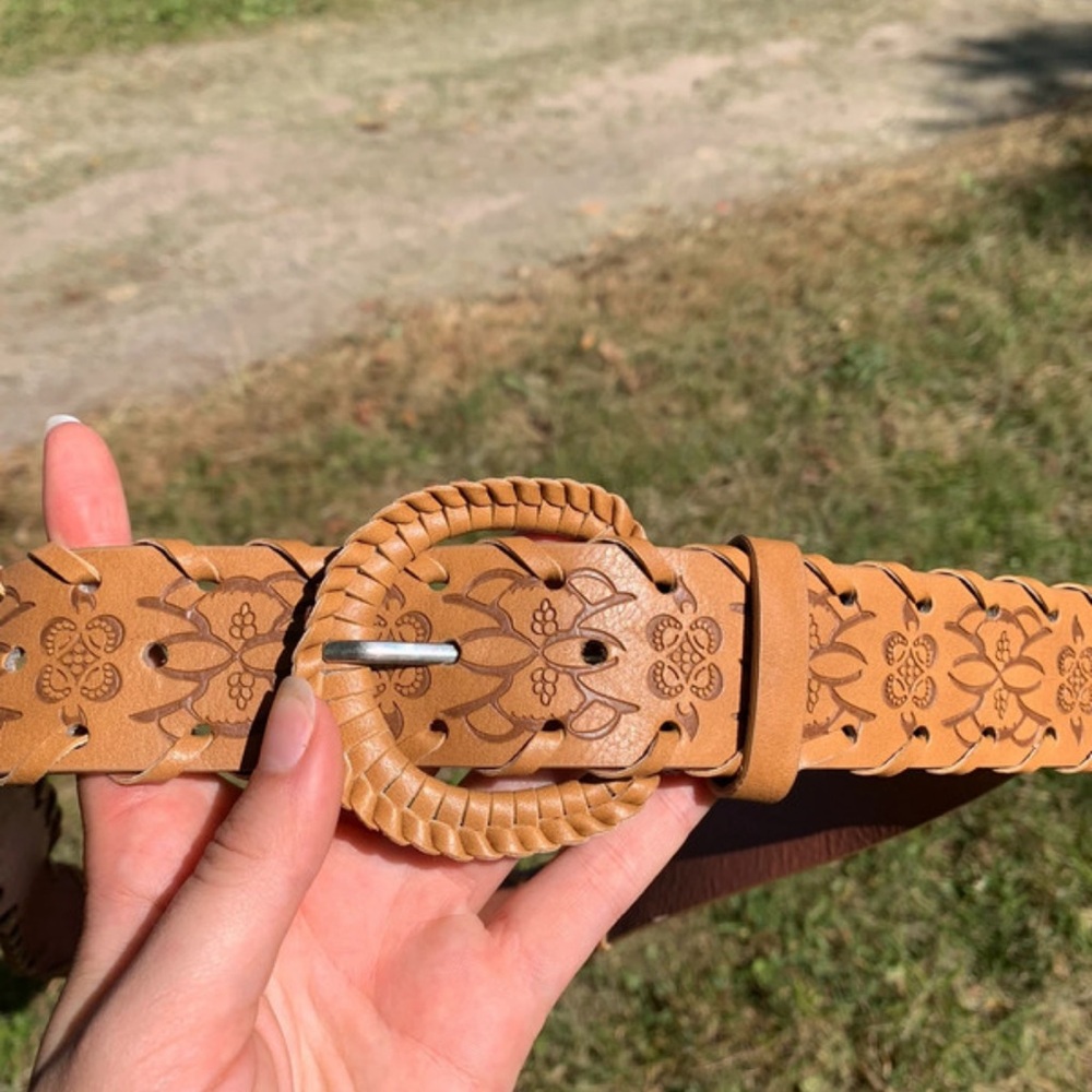 Stylish Tan Floral Belt
